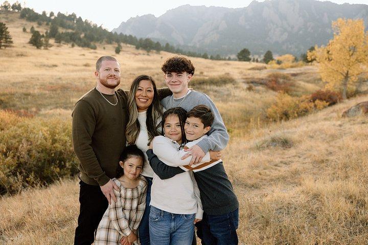 Scenic Mountain Photoshoot in Boulder, Colorado