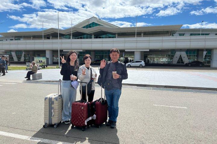 Chinggis Khaan Aeroporto Internacional UBN Taxi Transfer