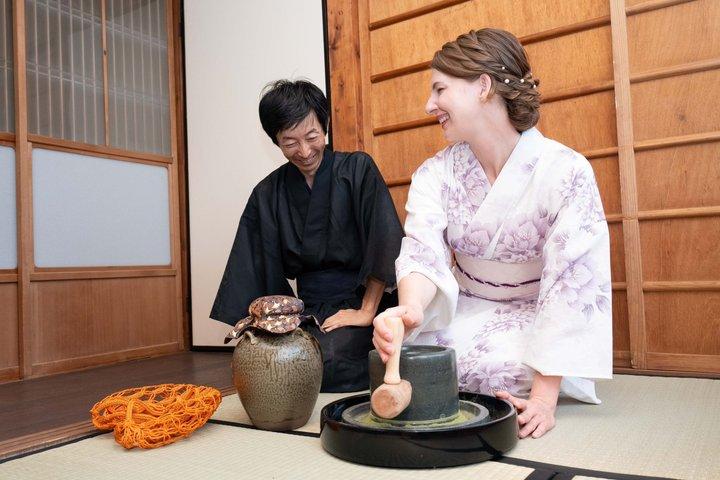 Kyo-Machiya Tea Room & Ikebana Experience near Fushimi Inari