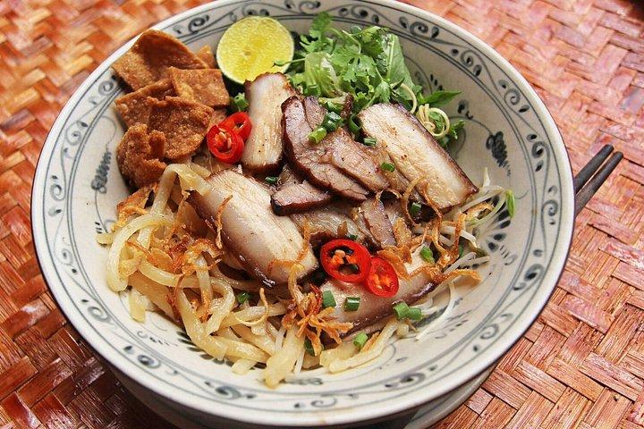 最高のホイアン料理ツアー地元の味と料理を探索