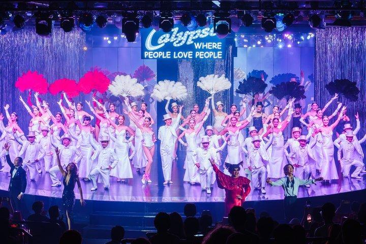 Cabaret de Calipso: Luces y actuaciones deslumbrantes