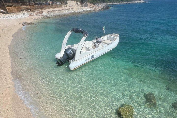 Sarandë : Excursion en hors-bord aux baies cachées Grottes marines et eaux cristallines