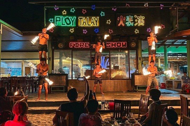 パタヤ発ディナー＆ファイヤーショー付きサメット島ツアー