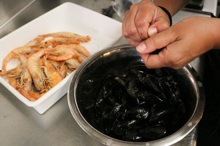 美食体験：タパス、パエリア、ワインペアリング