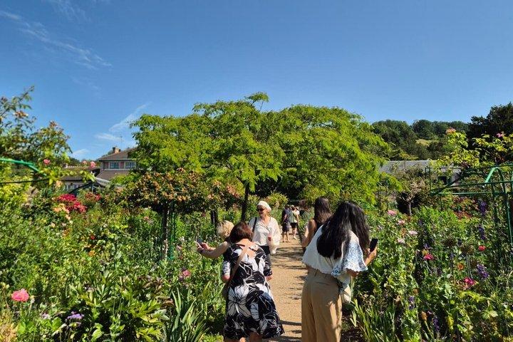 Excursion d'une demi-journée de Paris à Giverny Monet's House & Gardens en minivan