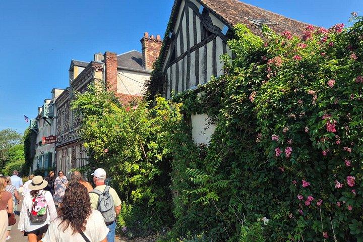 Excursion d'une journée à Giverny et Versailles au départ de Paris avec un guide professionnel