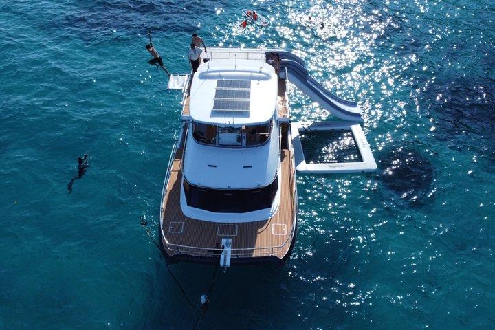 Excursión de día completo a la isla Phi Phi y la isla Maiton con yate de lujo