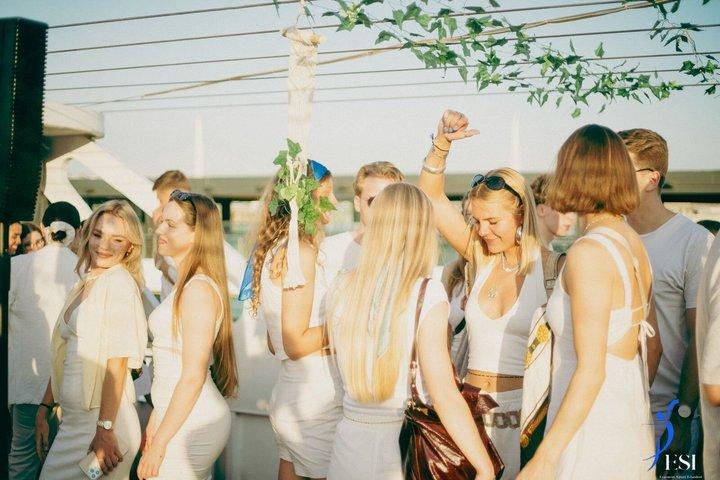 Bosphorus Sunset Party Cruise with DJ
