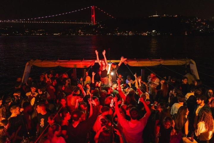 Bosphorus Sunset Party Cruise with DJ