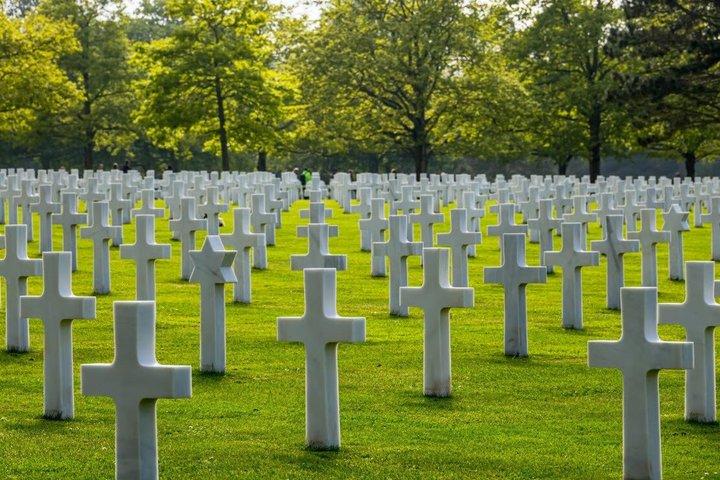 Excursion d'une journée sur les sites et cimetières du Débarquement de Normandie au départ de Paris avec déjeuner