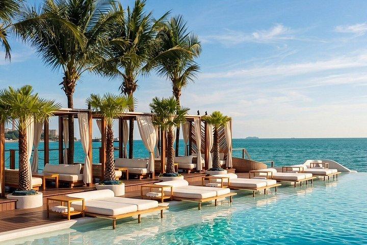 Pattaya Sina Beach Floating Club