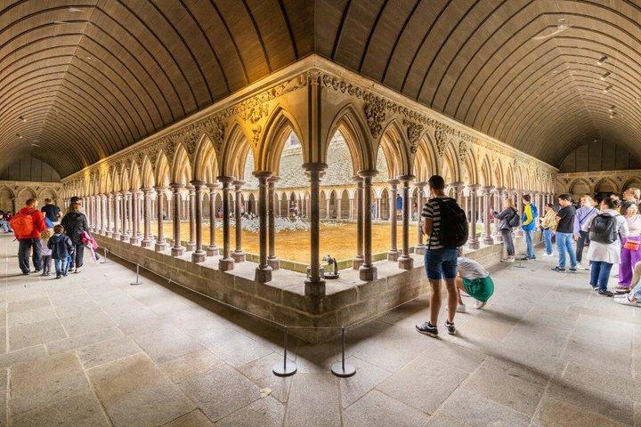 Excursion d'une journée au Mont Saint Michel au départ de Paris avec Guide anglophone