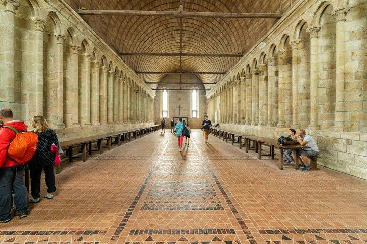 Excursion d'une journée au Mont Saint Michel au départ de Paris avec Guide anglophone