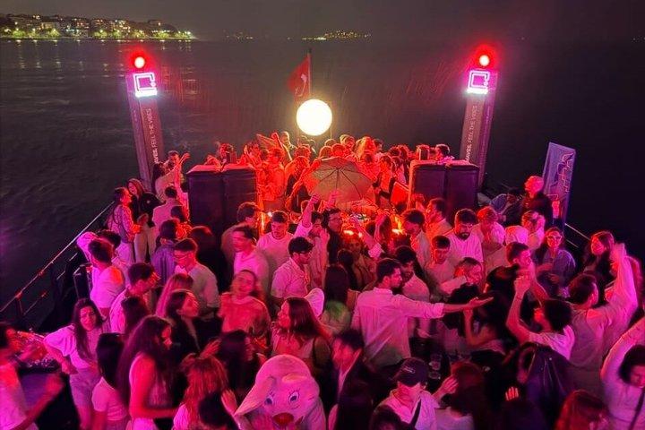 Bosphorus Sunset Party Cruise with DJ