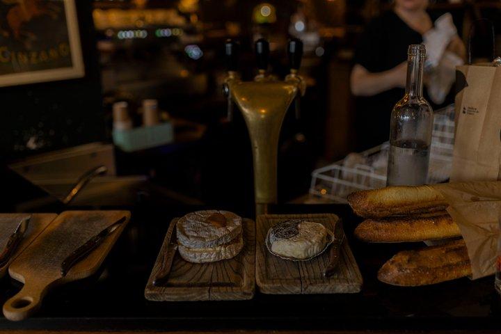 Visite gastronomique de Paris Le Marais avec 10+ dégustations, fromages, vins et plus encore