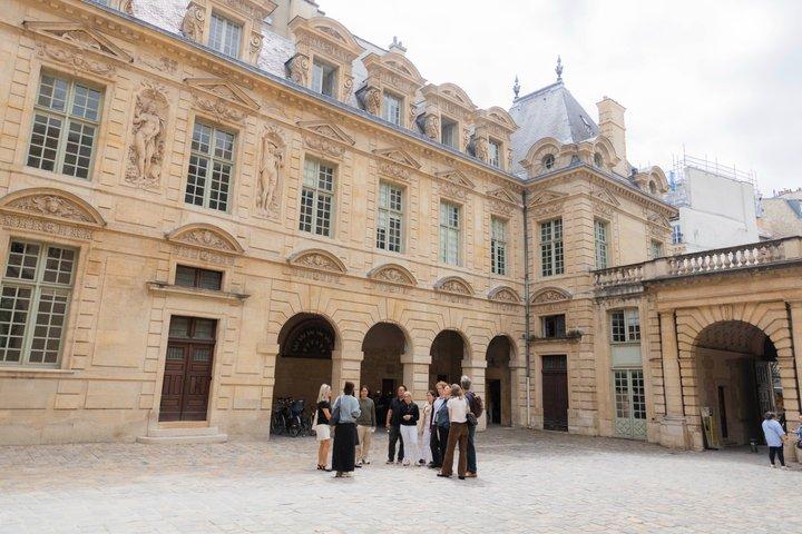Visite gastronomique de Paris Le Marais avec 10+ dégustations, fromages, vins et plus encore