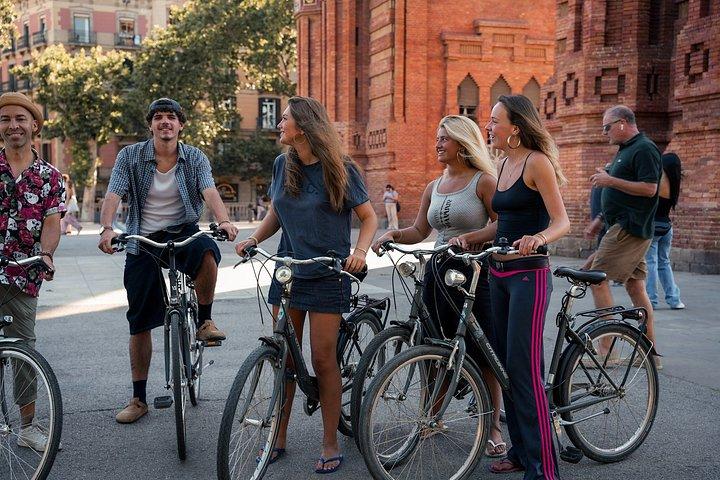 バルセロナソーシャルバイクツアーとタパス体験