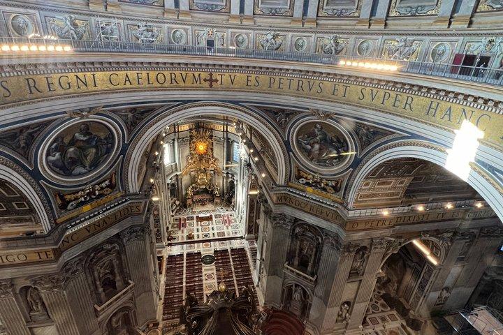 Experiencia de descubrimiento de la basílica y cúpula de San Pedro con audioguía