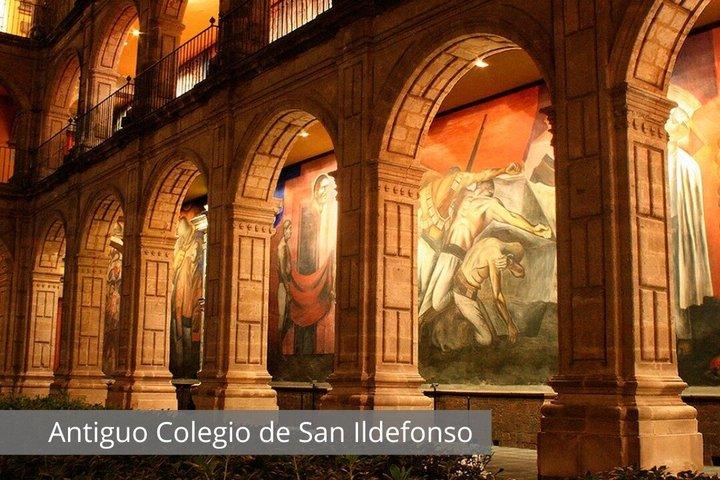 ウォーキングツアー - メキシコシティ歴史地区の印象的な壁画
