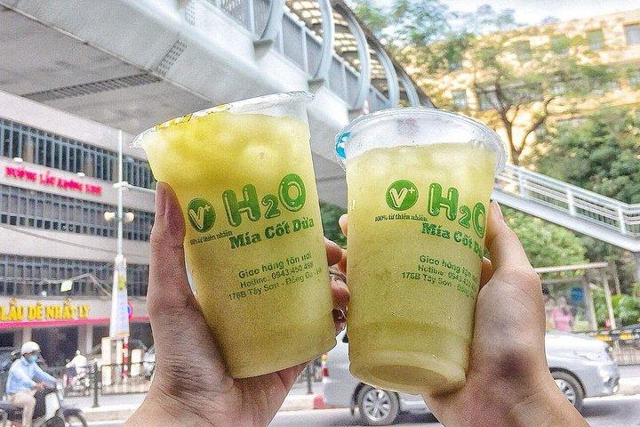 女性スクーターライダーと行く屋台料理試食ツアー＆観光