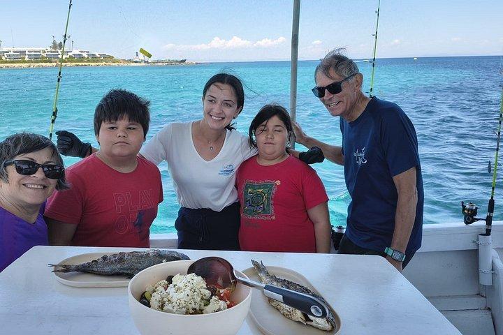 BBQと水泳で行くロドス島釣り旅行