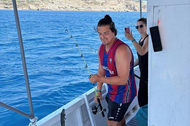 BBQと水泳で行くロドス島釣り旅行
