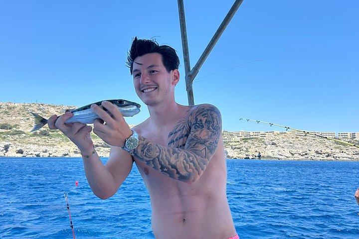 BBQと水泳で行くロドス島釣り旅行
