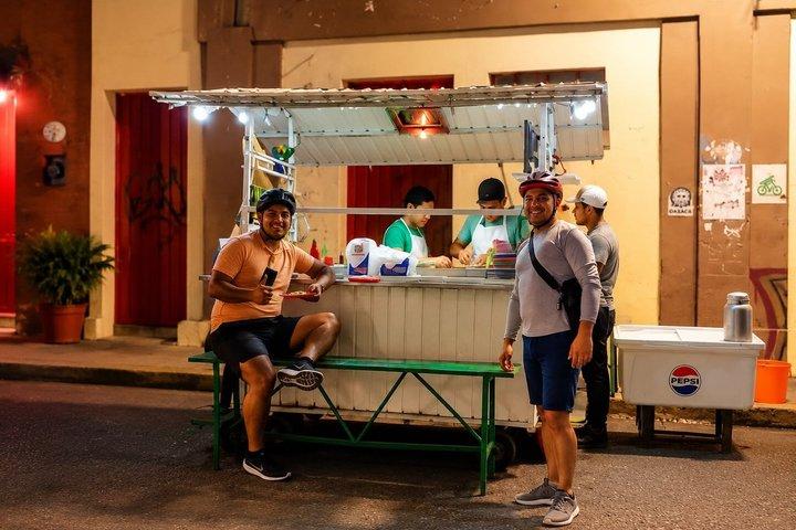 ローカルオアハカストリートフードバイクツアー
