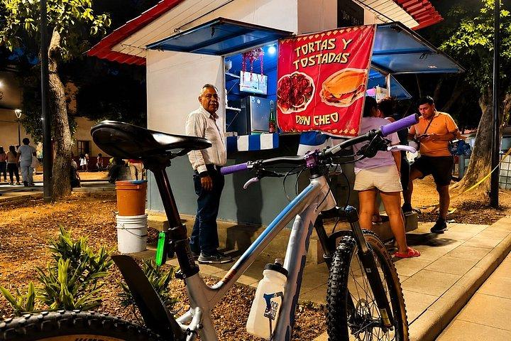 ローカルオアハカストリートフードバイクツアー