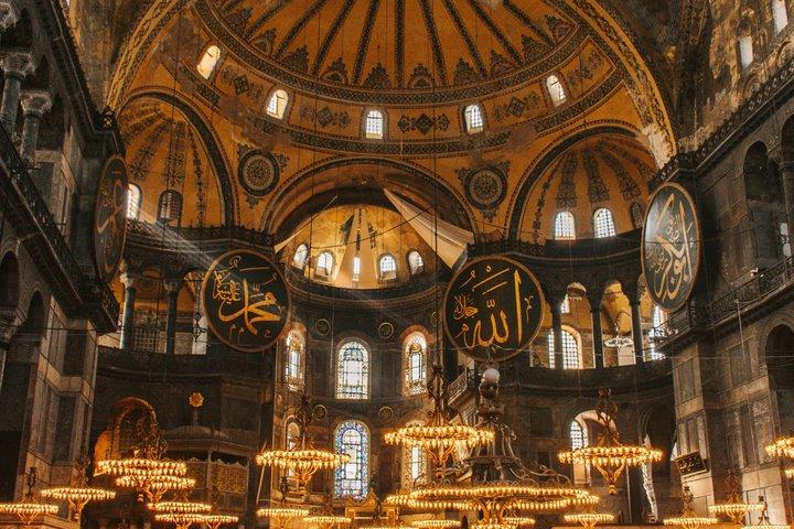 Explore Istanbul & Its Most Famous Landmarks Private Guided Tour