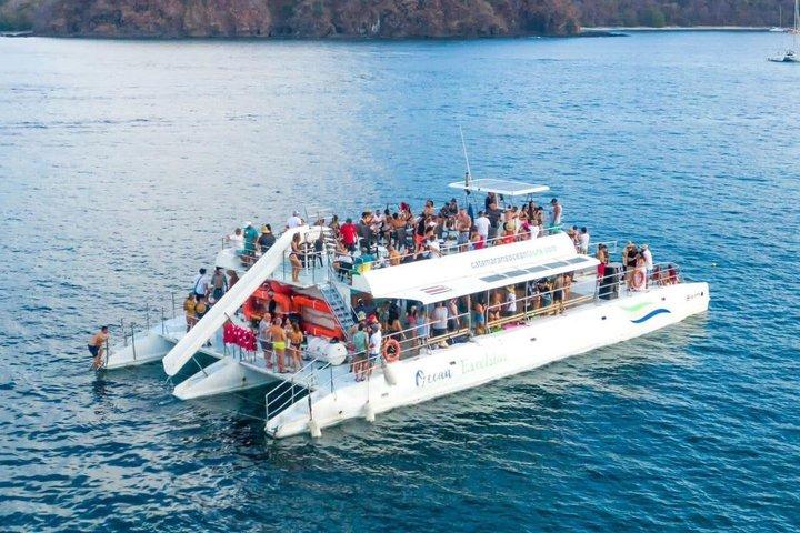Crucero al atardecer en catamarán en Guanacaste Costa Rica