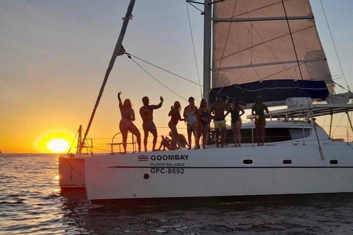 Crucero al atardecer en catamarán en Guanacaste Costa Rica