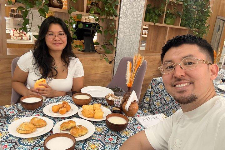 プライベートアルマトイフードツアー：4 - カザフ料理の旅を止める