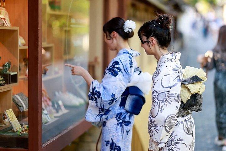 京都祇園 浅草寺近くの着物レンタル - 午後10時まで営業