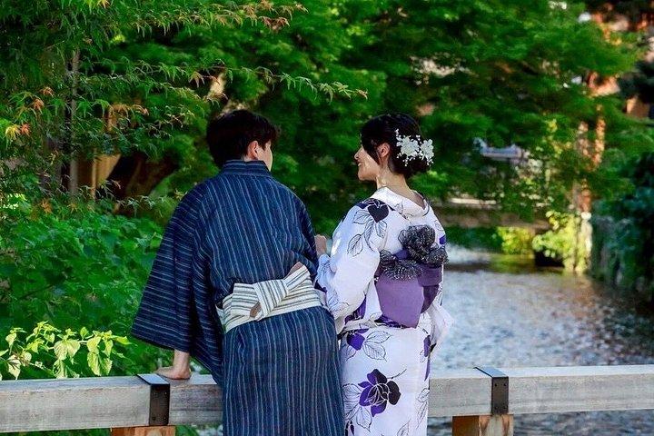 京都祇園 浅草寺近くの着物レンタル - 午後10時まで営業