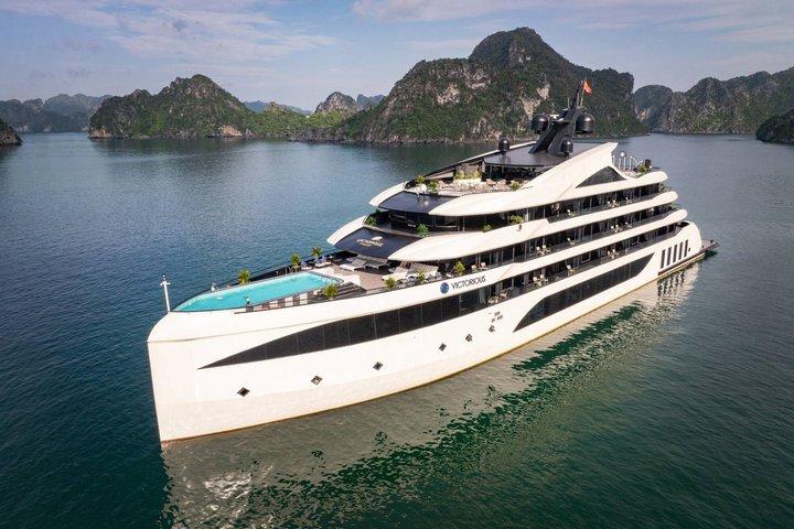 Experiência de cruzeiro noturno Victorious em Halong Bay a partir de Hanói