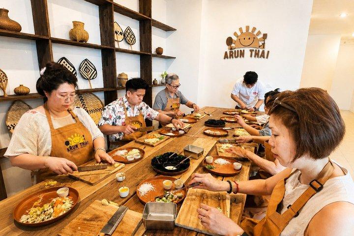 バンタオプーケットのタイ料理教室とマーケットツアーオプション