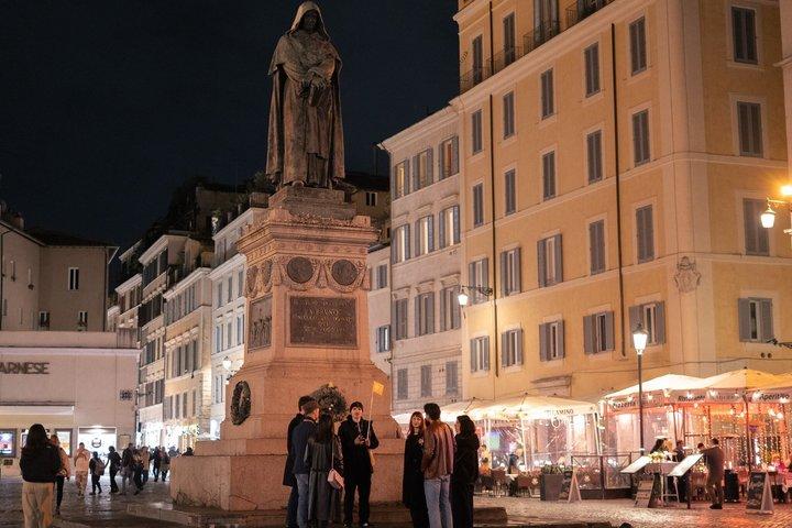 Rome Night Walking Tour: Espíritos, Lendas e Roma Assombrada