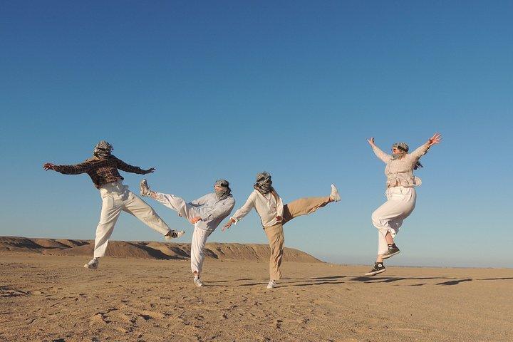 クアッドバイクでのEl Gouna Sunset Safariツアー、ドライキャニオン、Sand Dunes