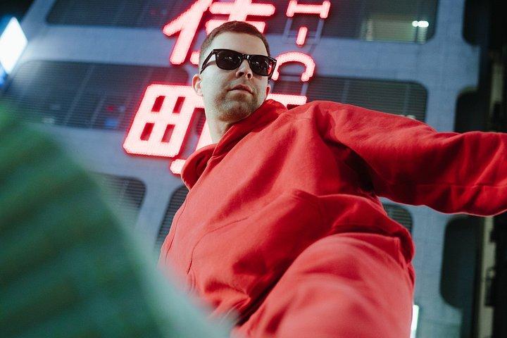 東京・歌舞伎町の夜と昼のポートレート撮影