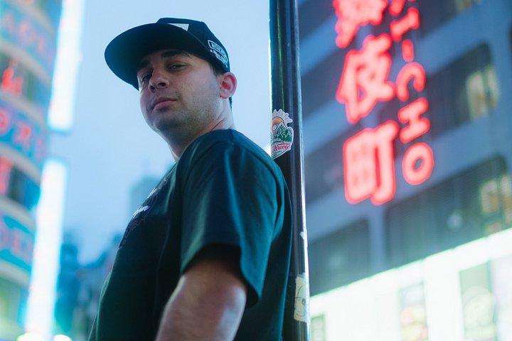 東京・歌舞伎町の夜と昼のポートレート撮影