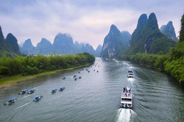 Guilin Li River 3-Star Cruise to Yangshuo with English Assist