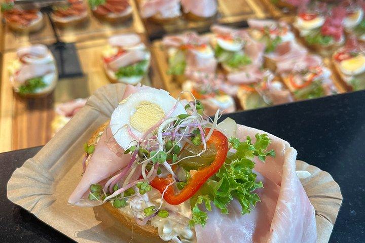 カフェ・ルーブルとプラハの食とビール試飲ツアー