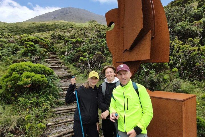 Att bestiga toppen av Mount Pico: ett utmanande äventyr.