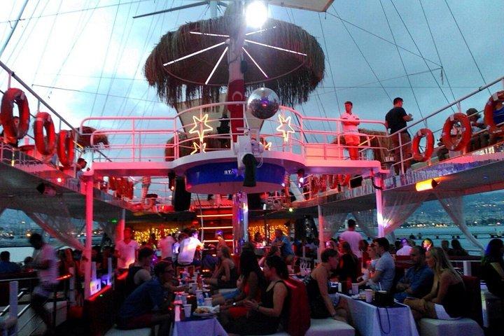 アランヤオールインクルーシブナイトディスコボートパーティー（飲み放題）