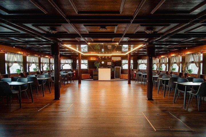Tour panorámico por el río Riga en barco MISISIPI