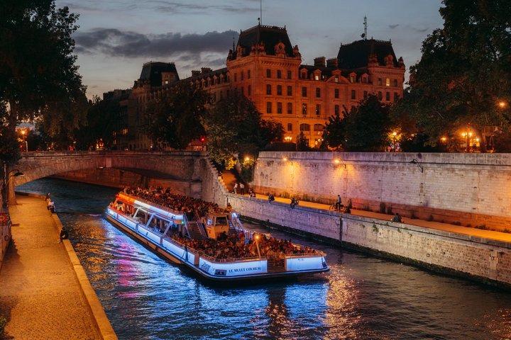 Bateaux Mouches® パリのセーヌ川観光クルーズ