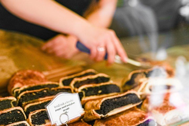 Praga: tour gastronomico della Rivoluzione di Velluto e storia del socialismo