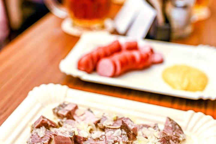 プラハ初日フードツアー：チェコの試飲、ビール＆旧市街