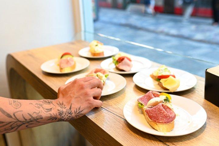 プラハ初日フードツアー：チェコの試飲、ビール＆旧市街